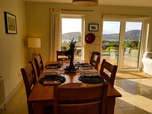 Dining - Stunning Sea views 3 bed bungalow - 5 mins from beach! (Castletownbere)