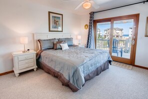 6 bedrooms, desk, free WiFi, bed sheets - Semi-Oceanfront Home with Private Pool, Hot Tub, Game Room, Nearby Beach Access (Avon)