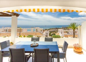 Outdoor dining - Modern Apartment with Panoramic Views in Riviera del Sol, Mijas (Las Lagunas de Mijas)