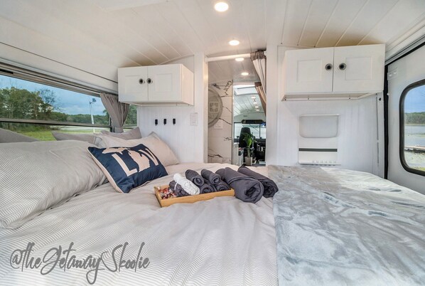 1 chambre, literie fournie