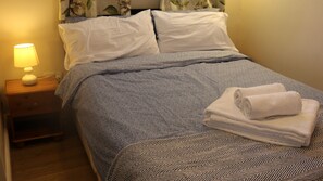 Quarto casal standard | Wi-Fi de cortesia, roupa de cama