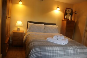 Superior Twin Room | Free WiFi, bed sheets - The Boat Inn Hayton (Retford)