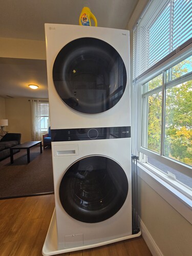 Clean, Comfy & Convenient 1 Bed Apt in the Village