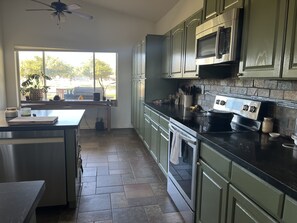Fridge, microwave, stovetop, dishwasher