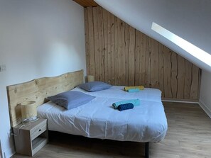 3 chambres, lit de bébé portatif, accès au Wi-Fi (inclus)