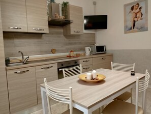 Fridge, microwave, oven, stovetop - Adam Venice 2 (Venezia)
