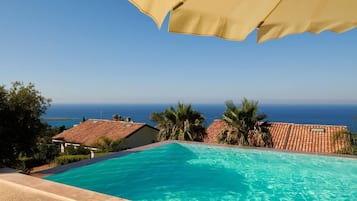 Apartment | Pool | Outdoor pool