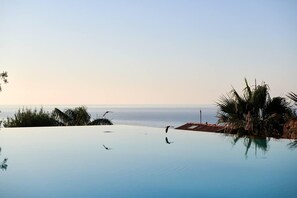 Apartment | Pool - Luxury sea View, With Infinity Pool in Sicily (Cefalù)