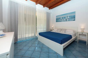 Apartment | 2 bedrooms, iron/ironing board, free WiFi, bed sheets