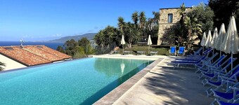 Luxury sea View, With Infinity Pool in Sicily