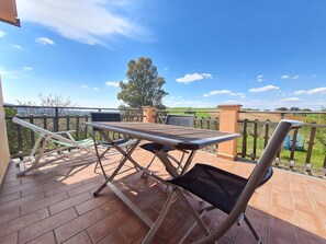 Daily buffet breakfast (EUR 10 per person)