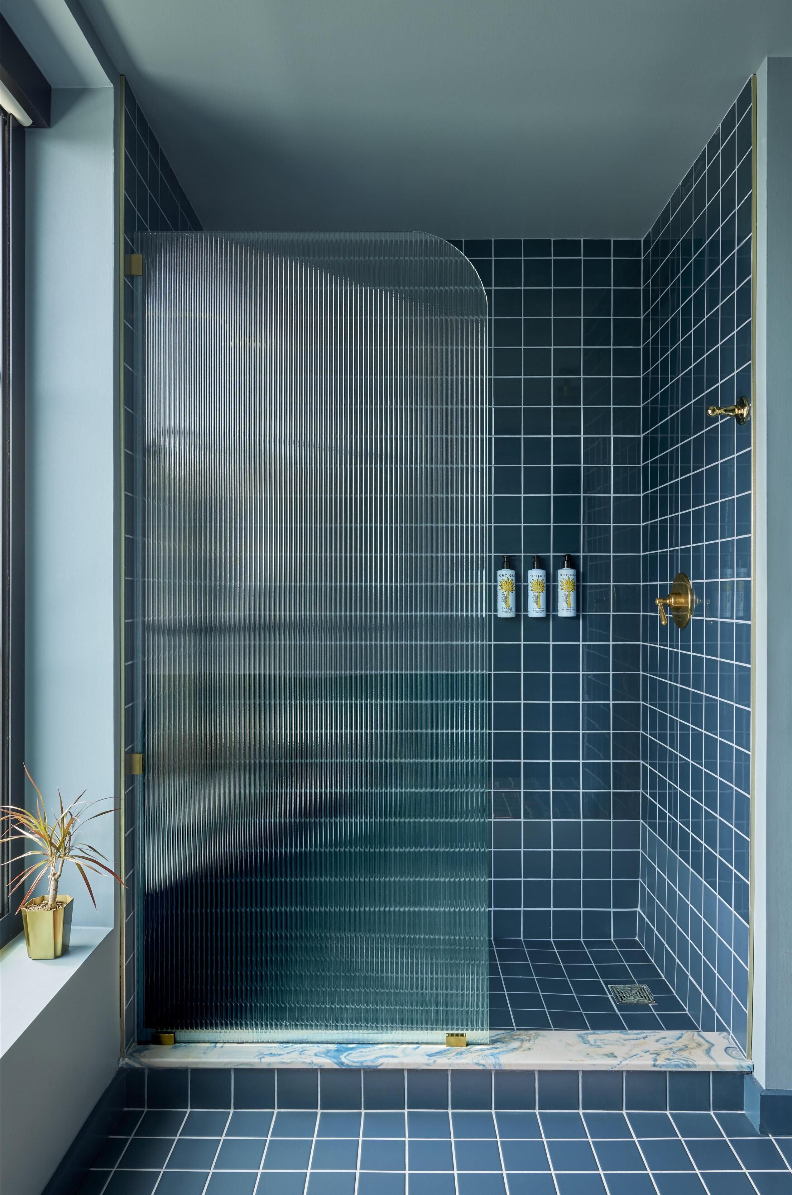 免費盥洗用品、吹風機、浴袍、拖鞋