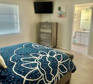 2 slaapkamers, een strijkplank/strijkijzer, wifi, beddengoed
