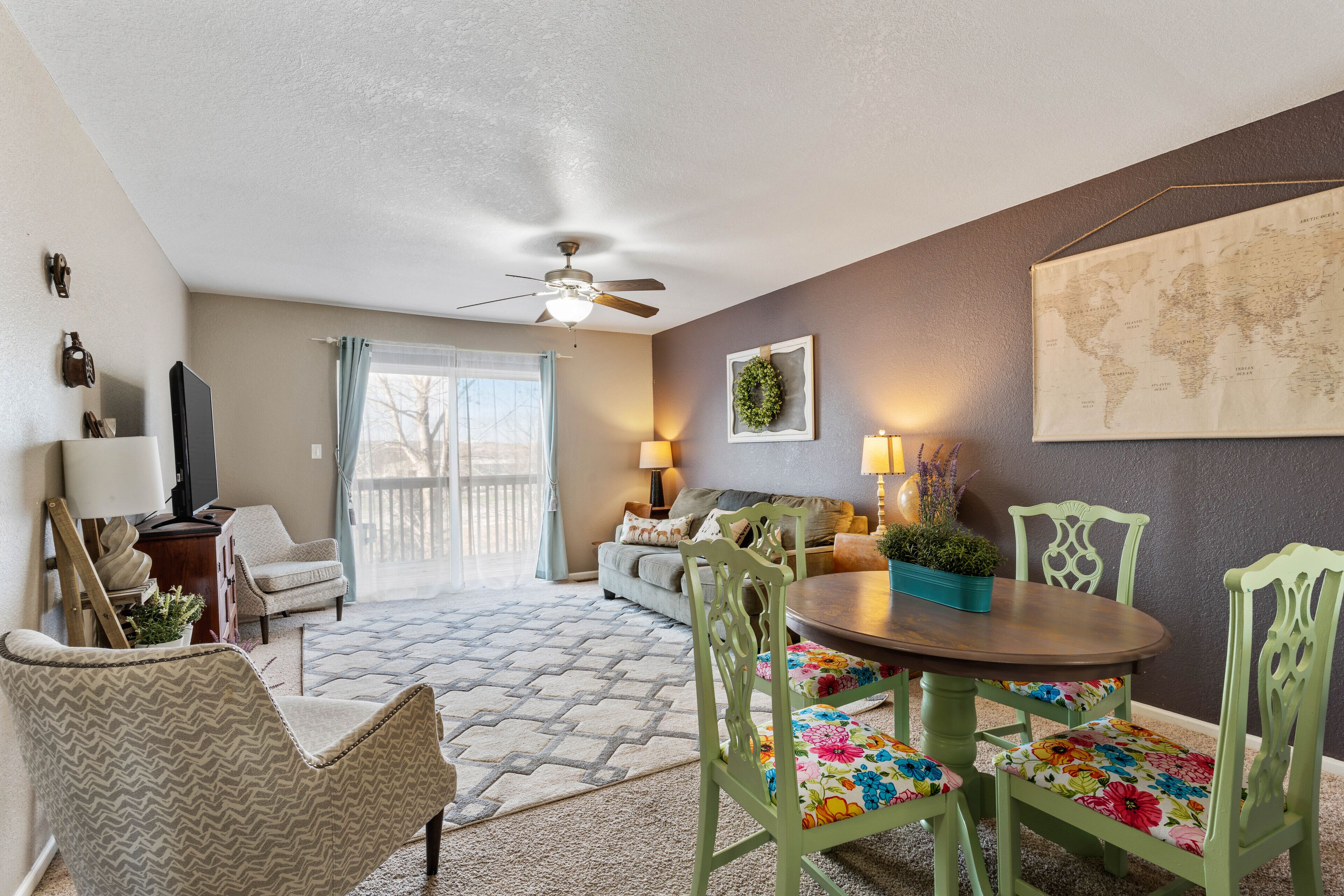 King Bed, Garage, Scenic Deck KSMANE1213