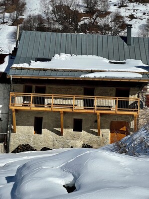 Exterior - Chalet LOUIS and ROSALIE, sleeps 10, VALLOIRE, nature, authenticity, standing. (Valloire)