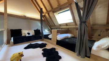 3 makuuhuonetta, silitysrauta/-lauta, ilmainen Wi-Fi, vuodevaatteet