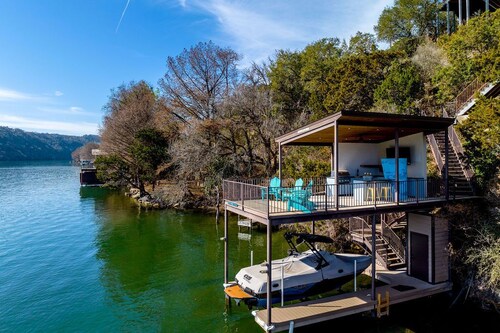 Spacious Luxury Retreat: Ideal for Groups, Families & Couples Seeking Serenity