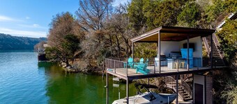 Spacious Luxury Retreat: Ideal for Groups, Families & Couples Seeking Serenity