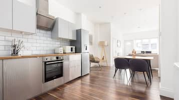 Fridge, oven, stovetop, toaster