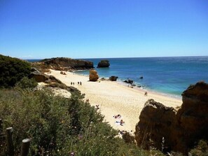 Sun loungers - Imposing Villa on Club Albufeira with Private Pool and Free Wifi (Albufeira)