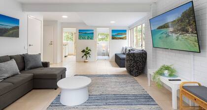 Spacious 4-Bed House Metres from Beach