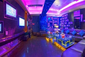 酒吧（店内）