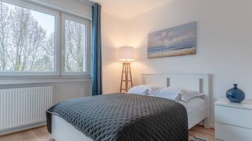 2 Schlafzimmer, Reisekinderbett, WLAN, Bettwäsche