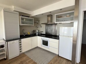 Fridge, microwave, oven, dishwasher