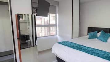 3 chambres, bureau, Wi-Fi gratuit, draps fournis