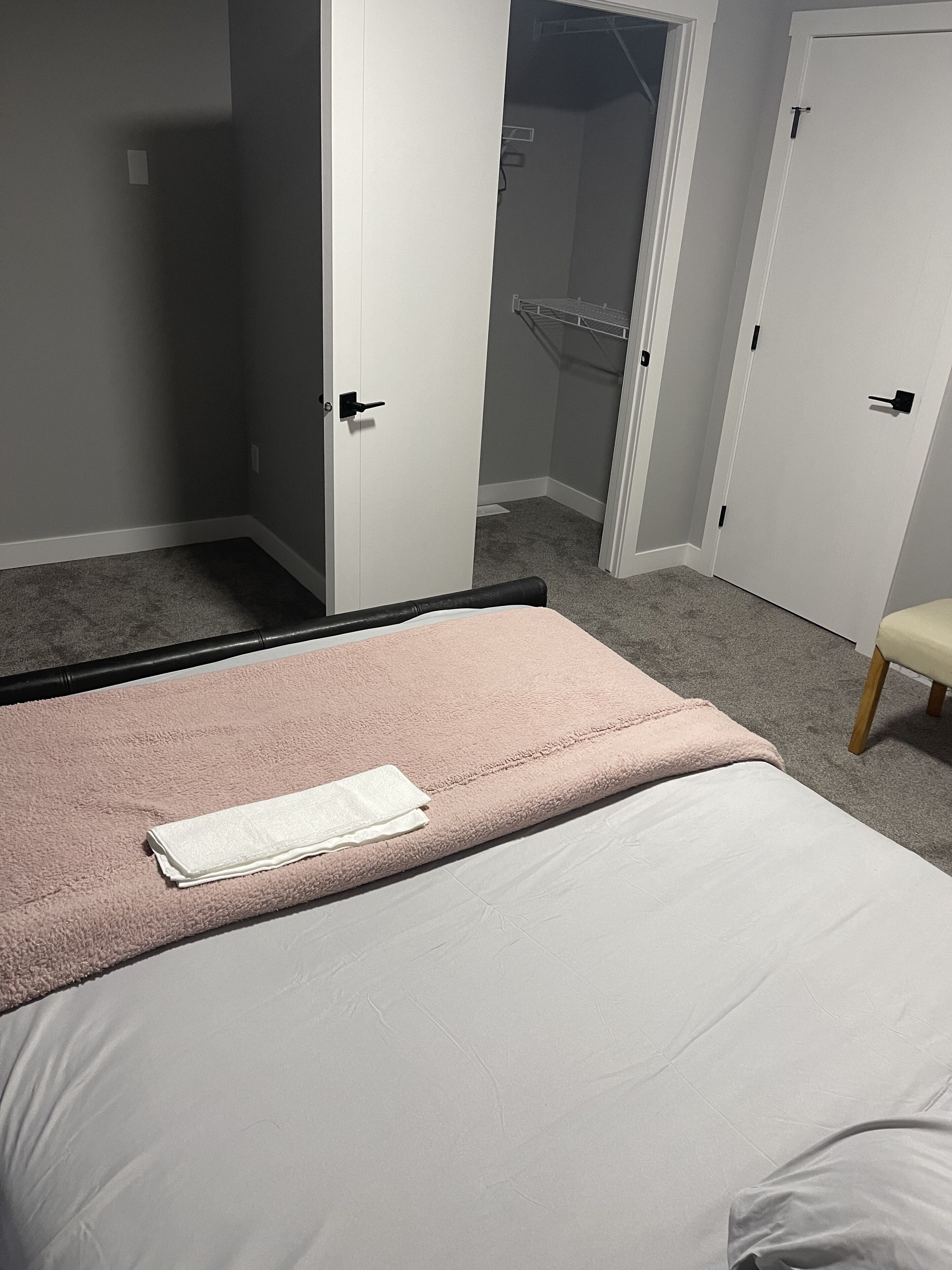 1 bedroom, desk, free WiFi, bed sheets