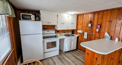 Room 9 Kitchenette - Riverside Motel - 1 Queen, 1 Sofa bed