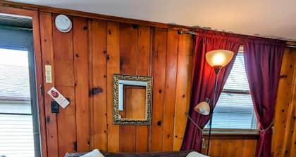 Room 10 Kitchenette - Riverside Motel - 1 Queen, 1 Sofa Bed