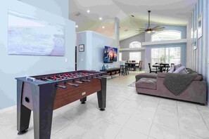 Smart TV, table football, stereo - Newly Refurbished 4 bed / 3 bath villa on Hampton Lakes (Davenport)