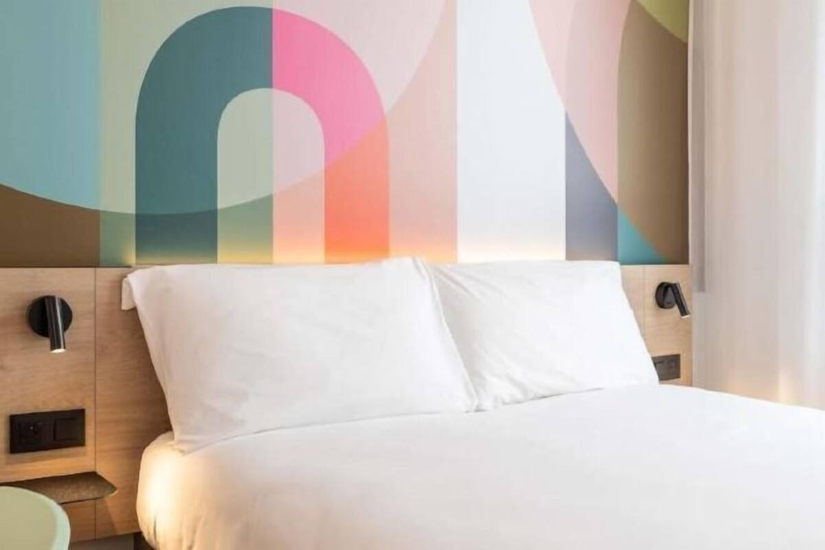 Bureau, espace de travail pour ordinateur portable