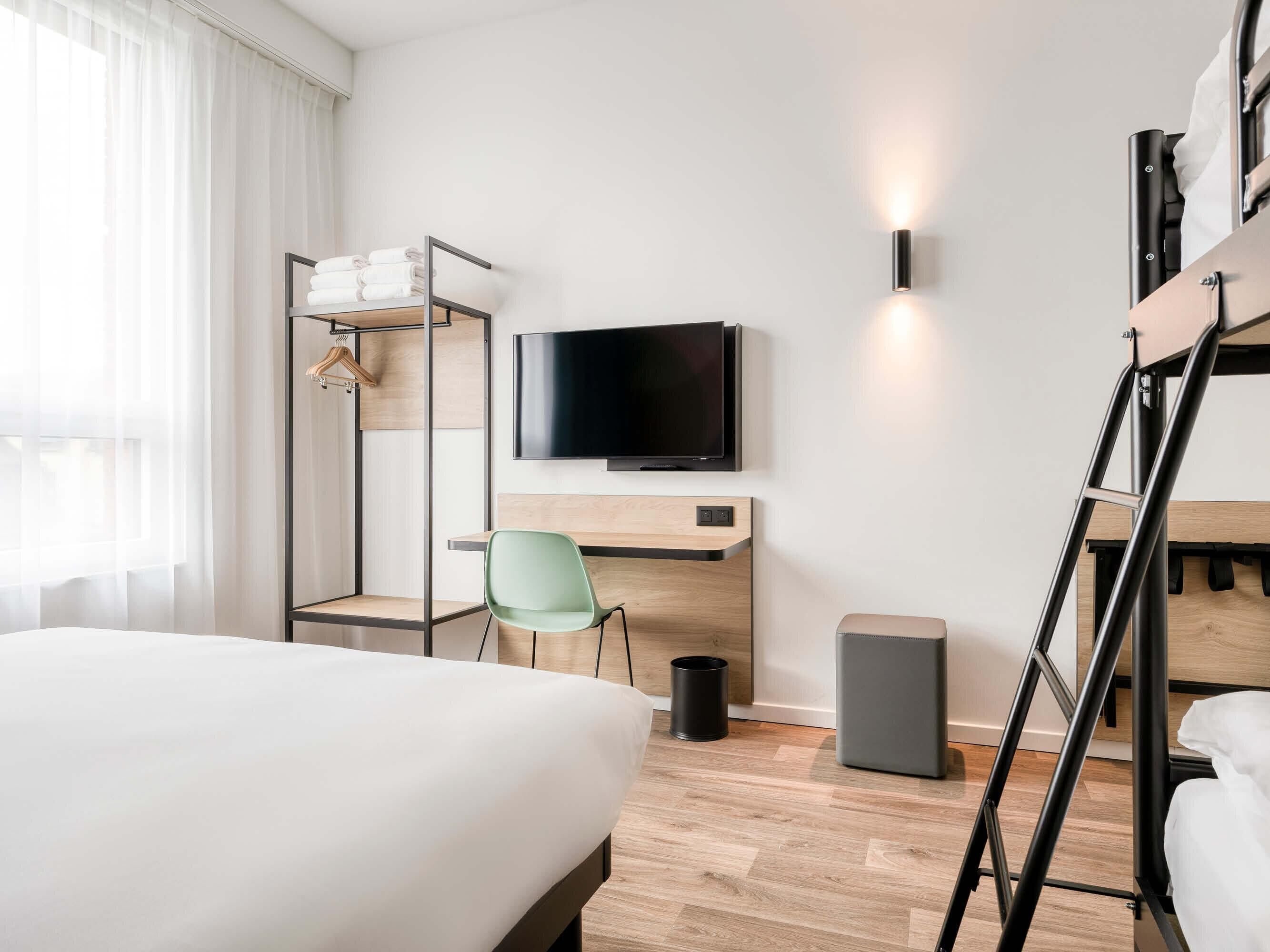Bureau, espace de travail pour ordinateur portable