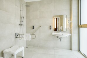 Triple Room, Accessible | Bathroom | Shower, free toiletries, towels - B&B HOTEL Mechelen (Mechelen)