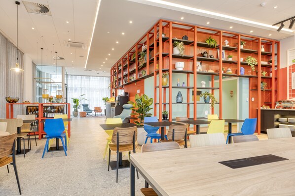 Daily buffet breakfast (EUR 17 per person)