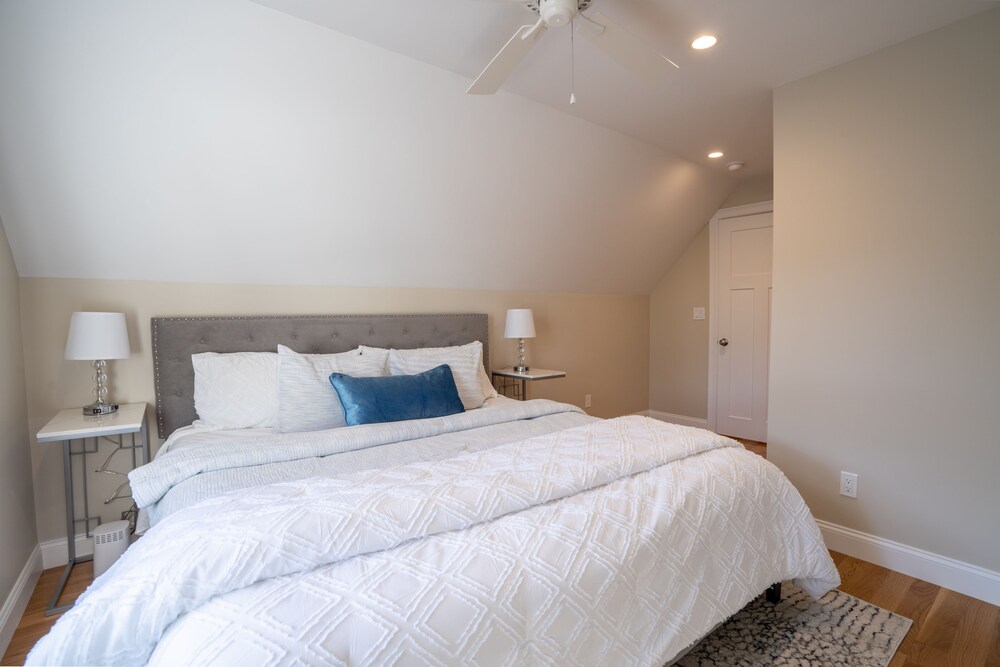 Brand New Fully Renovated Narrow River House ! Narragansett Vrbo