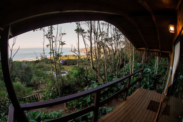 Individually furnished, free WiFi, bed sheets