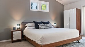 3 soverom, skrivebord, wi-fi (inkludert) og sengetøy