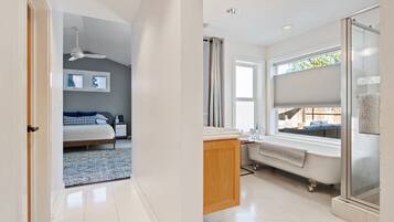 3 dormitorios, escritorio, wifi gratis y ropa de cama