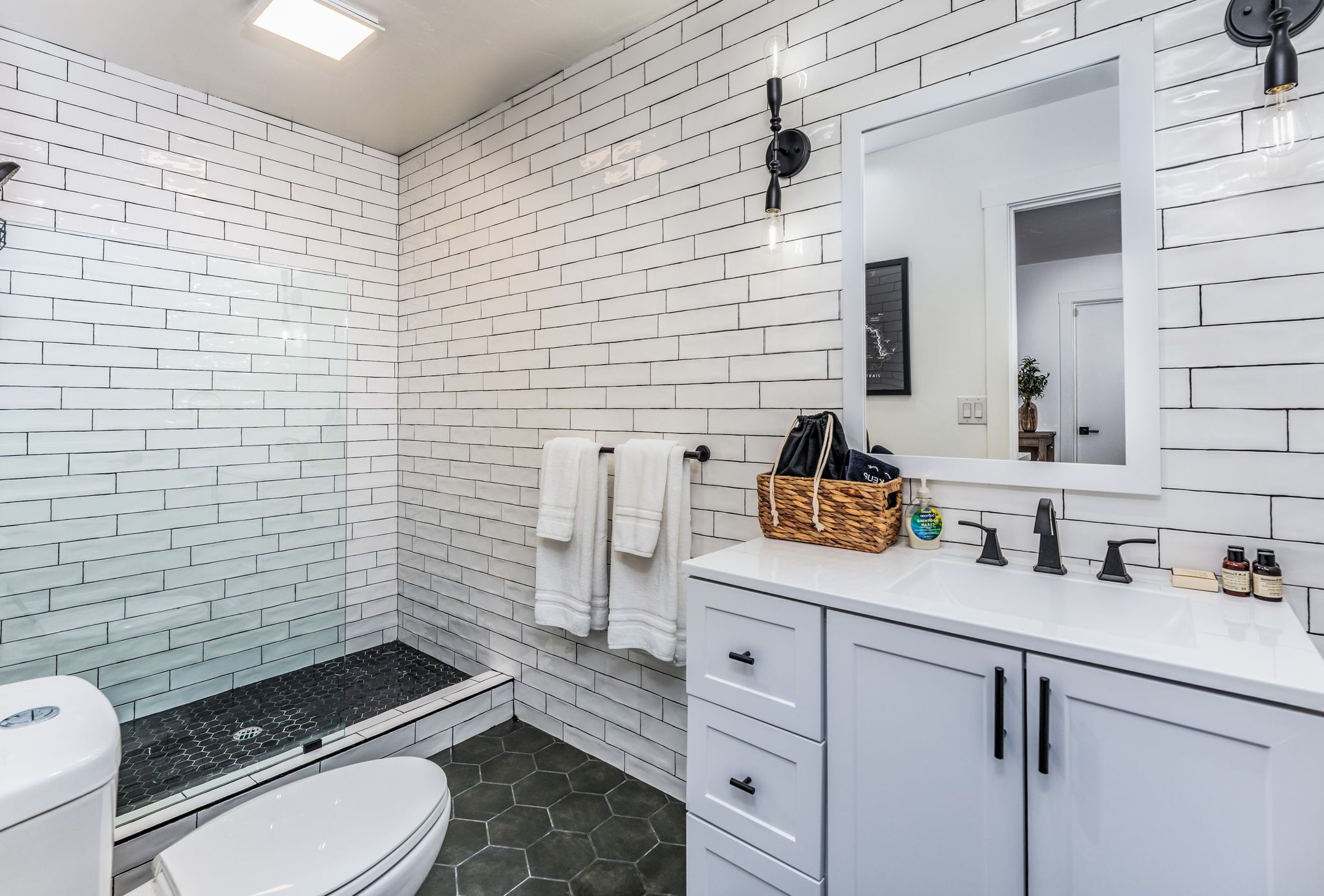 Luxury Studio Suite | Bathroom | Shower, hair dryer, bathrobes, towels