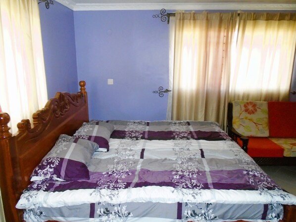 4 bedrooms, WiFi, bed sheets