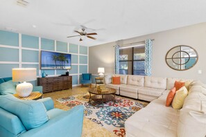 TV - Beautiful Decorated Home with Pool-1401MVD (Davenport)