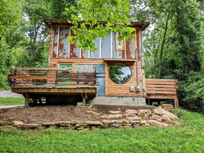 Exterior - Bluegrass Highway ~ Creek & River Nearby ~ 8 Miles to Downtown (Chattanooga)