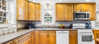 1620 Oceanview- Walk Downtown Serene