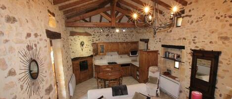 TV, peis og bordtennis