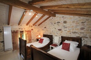 2 Schlafzimmer, Bügeleisen/Bügelbrett, Reisekinderbett, kostenloses WLAN