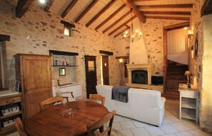 TV, fireplace, ping pong