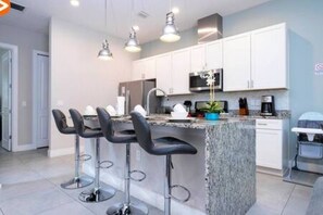 Fridge, microwave, oven, stovetop - (7532) Villa 5 minutes from Disney 5BD! (Four Corners)